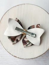 Load image into Gallery viewer, Camo &amp; Glittery Bow. Alligator Clip at back. Little Gift Nook.