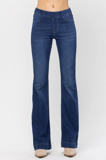 Women's Dark Denim Pull On Flare Jeans. Close up view. Mid rise. Faux front pockets. - Little Gift Nook